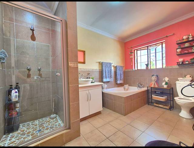 4 BEDROOM VILLA FOR SALE IN DALVIEW